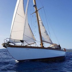 BESONDERER KLASSIKER - FAHRTENSEGLER MIT SPEED, GUTEM HANDLING UND ELEGANZ - REFIT IN 2020/21