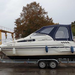 Sealine 230 Vollausstattung mit Straßentrailer und sparsamen Diesel