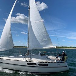 Segelboot Hai 760 Segelyacht mit Parallel Schwenkkiel GFK vieles neuwertig